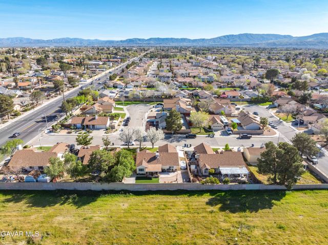2017 W Avenue K10, Lancaster, CA 93536