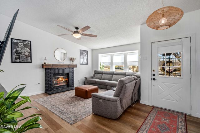 2017 W Avenue K10, Lancaster, CA 93536