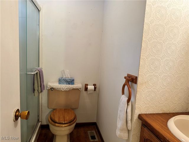 70571 Pine Hollow Road, Bridgeport, OH 43912