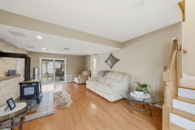 421 Stout Ave, Scotch Plains Twp., NJ 07076