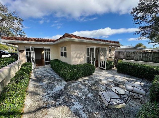 2001 NE 27th Court, Lighthouse Point, FL 33064