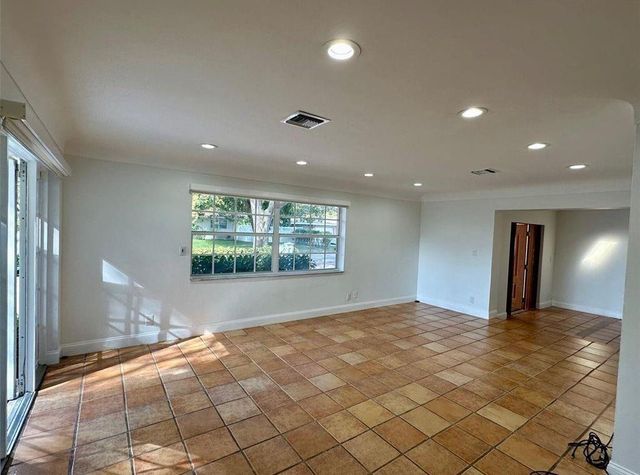 2001 NE 27th Court, Lighthouse Point, FL 33064