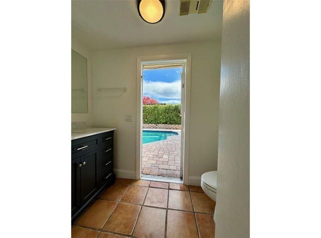 2001 NE 27th Court, Lighthouse Point, FL 33064