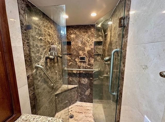 2001 NE 27th Court, Lighthouse Point, FL 33064