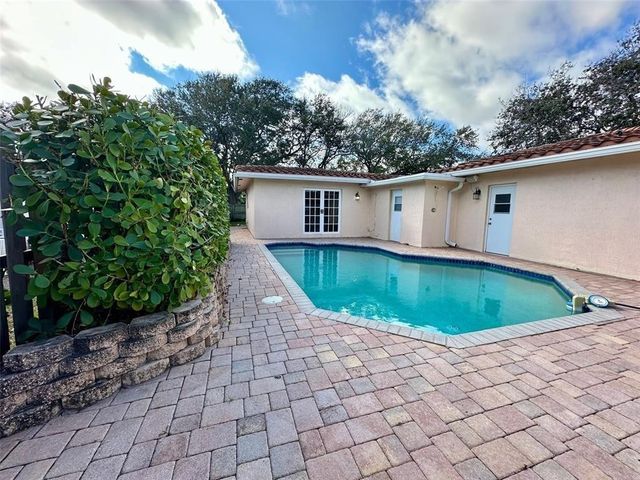 2001 NE 27th Court, Lighthouse Point, FL 33064