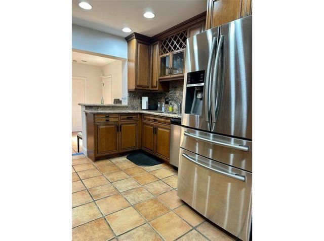 2001 NE 27th Court, Lighthouse Point, FL 33064