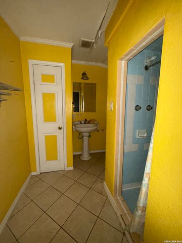 1109 Allende, San Antonio, TX 78237