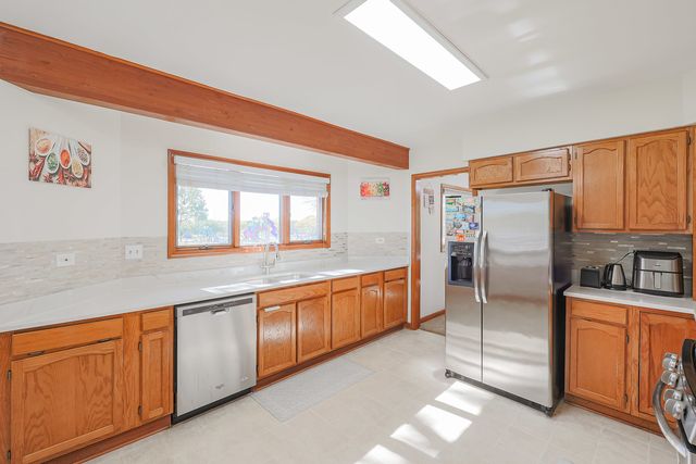 1801 Monterey Court, Hoffman Estates, IL 60169