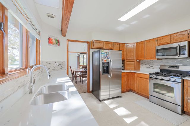 1801 Monterey Court, Hoffman Estates, IL 60169