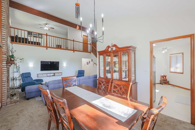 1801 Monterey Court, Hoffman Estates, IL 60169
