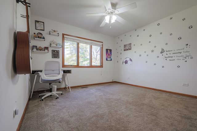 1801 Monterey Court, Hoffman Estates, IL 60169