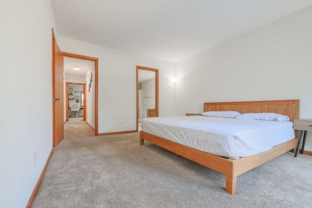 1801 Monterey Court, Hoffman Estates, IL 60169