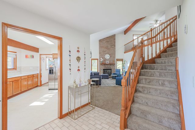 1801 Monterey Court, Hoffman Estates, IL 60169