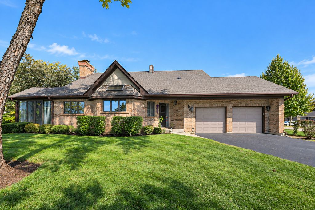 1801 Monterey Court, Hoffman Estates, IL 60169