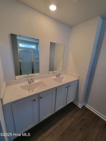 302 Red Cedar Drive, Sneads Ferry, NC 28460