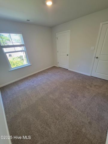 302 Red Cedar Drive, Sneads Ferry, NC 28460