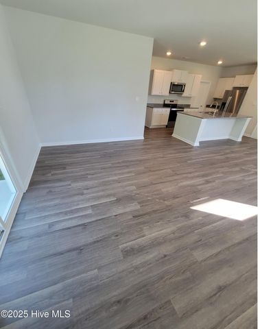 302 Red Cedar Drive, Sneads Ferry, NC 28460