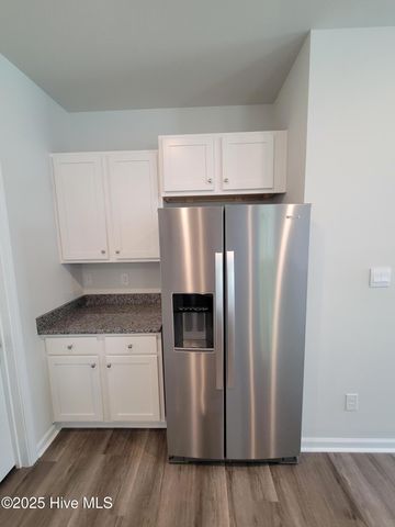 302 Red Cedar Drive, Sneads Ferry, NC 28460