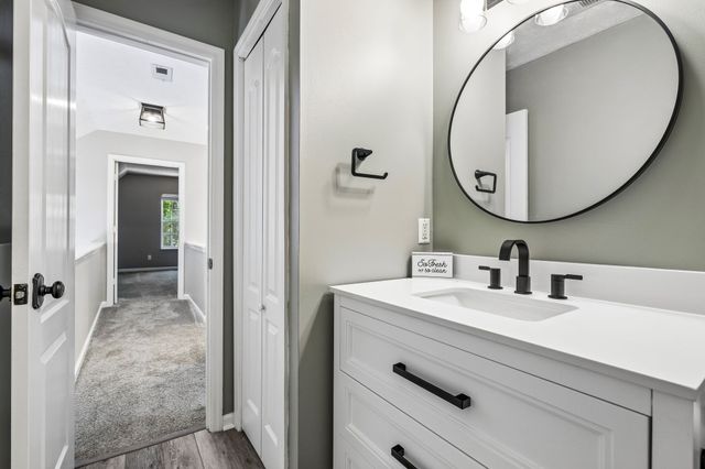 546 Lauren Park Dr, Burns, TN 37029
