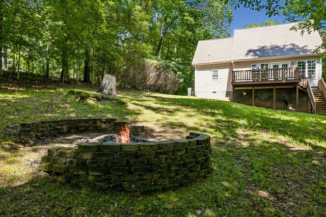 546 Lauren Park Dr, Burns, TN 37029