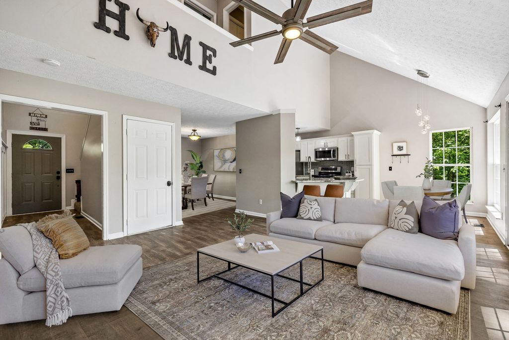 546 Lauren Park Dr, Burns, TN 37029