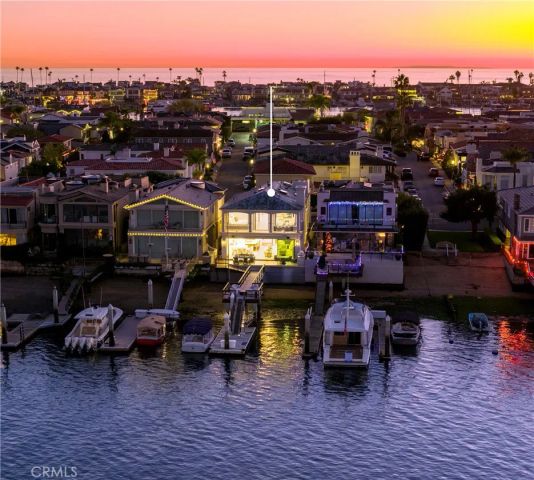 704 Via Lido Nord, Newport Beach, CA 92663
