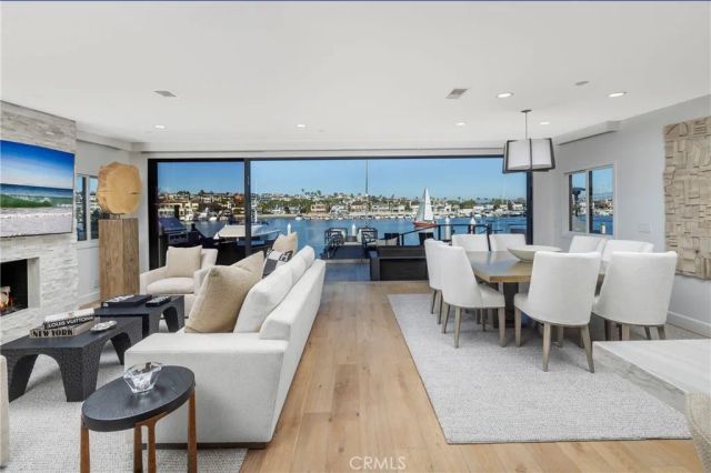 704 Via Lido Nord, Newport Beach, CA 92663