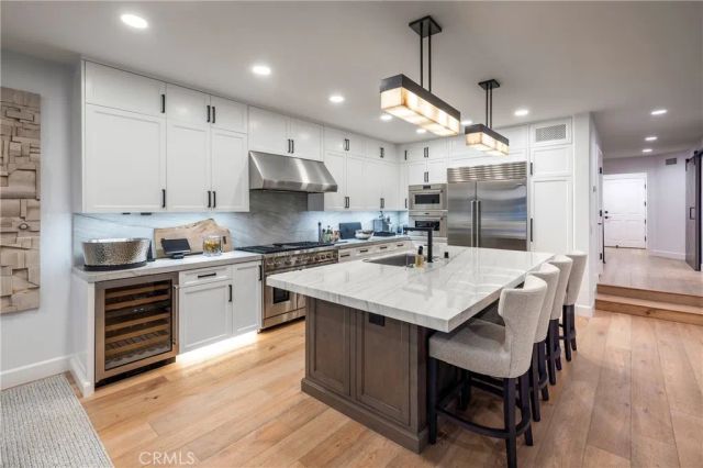 704 Via Lido Nord, Newport Beach, CA 92663