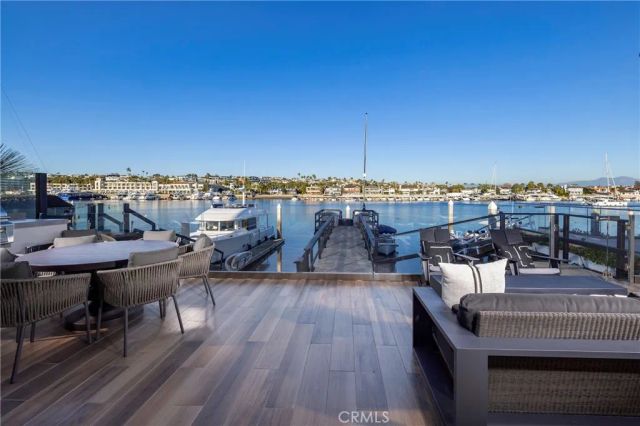 704 Via Lido Nord, Newport Beach, CA 92663