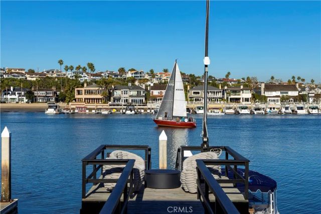 704 Via Lido Nord, Newport Beach, CA 92663