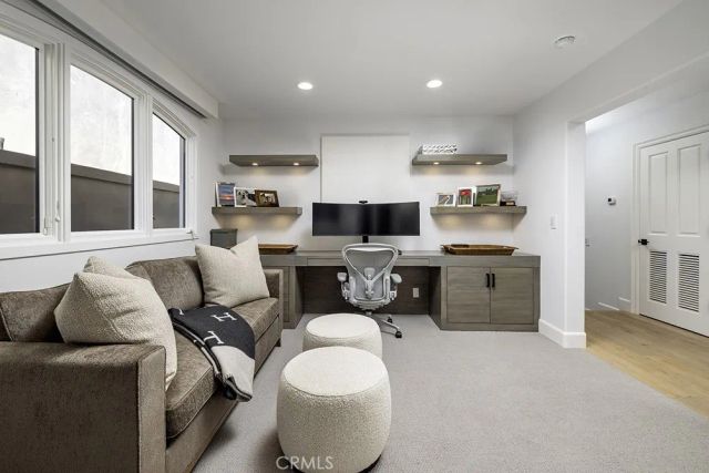 704 Via Lido Nord, Newport Beach, CA 92663