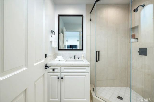 704 Via Lido Nord, Newport Beach, CA 92663