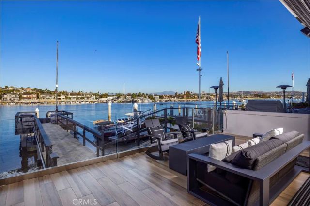 704 Via Lido Nord, Newport Beach, CA 92663