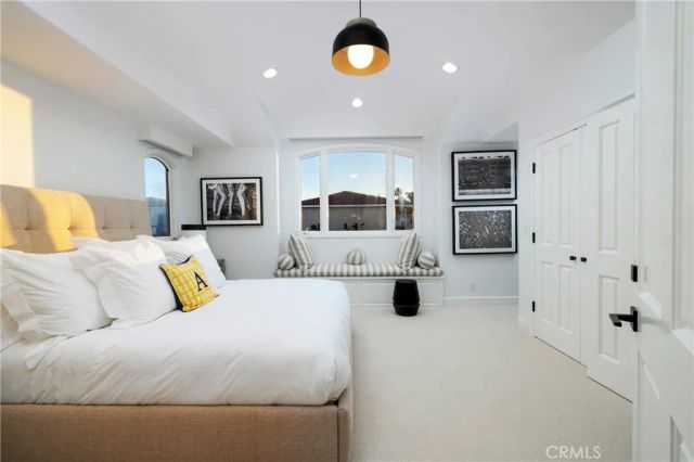 704 Via Lido Nord, Newport Beach, CA 92663