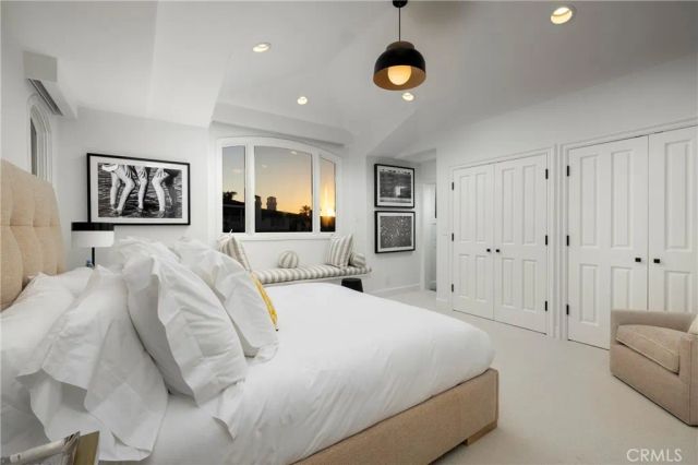 704 Via Lido Nord, Newport Beach, CA 92663