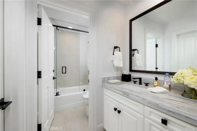 704 Via Lido Nord, Newport Beach, CA 92663