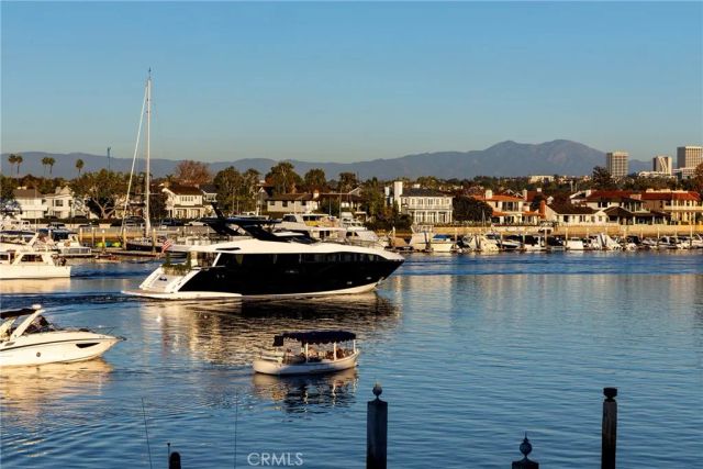 704 Via Lido Nord, Newport Beach, CA 92663