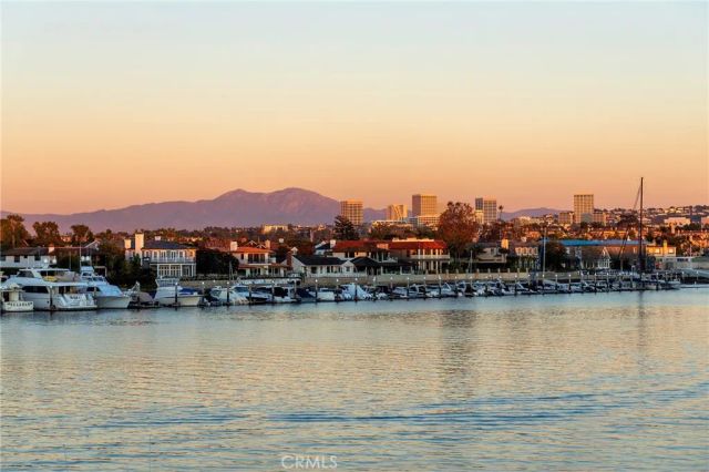 704 Via Lido Nord, Newport Beach, CA 92663