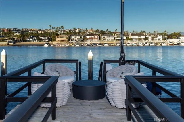 704 Via Lido Nord, Newport Beach, CA 92663