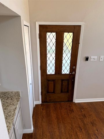 1000 Lamesa Court, Irving, TX 75063