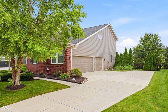 1188 Clearwell Drive, Greenwood, IN 46143