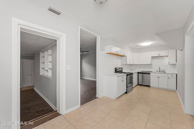 6171 CEDAR HILLS Boulevard, Jacksonville, FL 32210