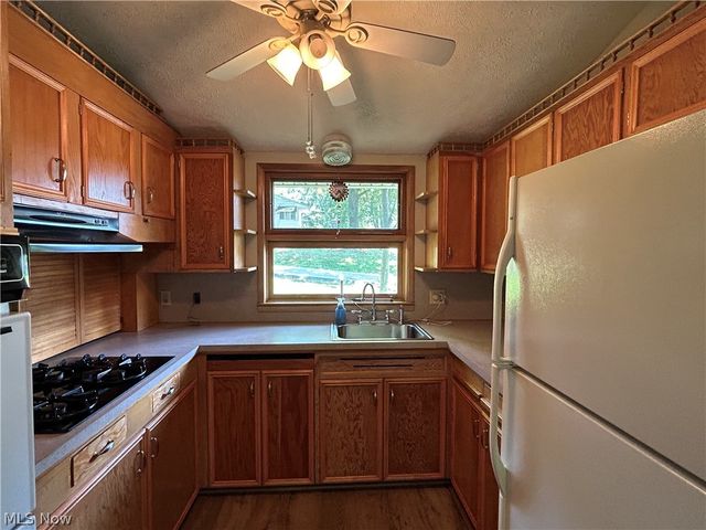 2305 Helena Avenue NW, Massillon, OH 44646