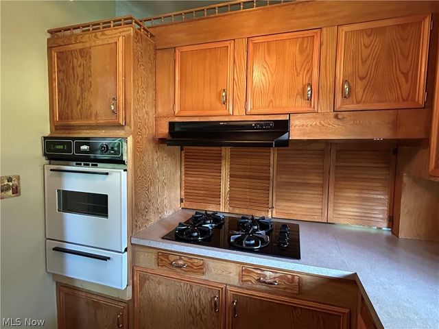 2305 Helena Avenue NW, Massillon, OH 44646