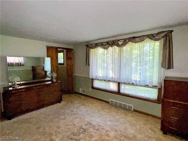 2305 Helena Avenue NW, Massillon, OH 44646