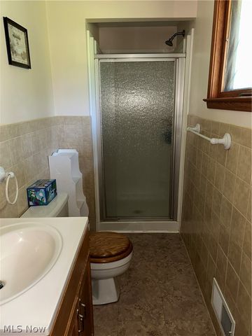 2305 Helena Avenue NW, Massillon, OH 44646