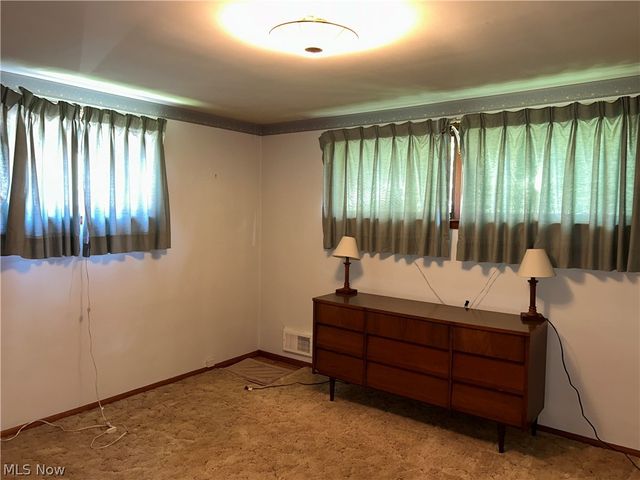2305 Helena Avenue NW, Massillon, OH 44646