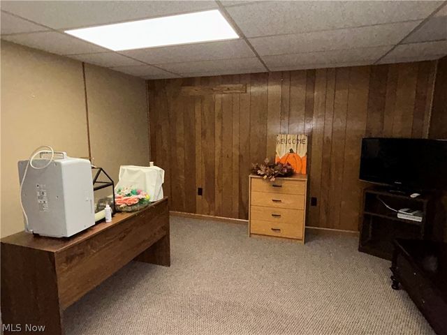2305 Helena Avenue NW, Massillon, OH 44646