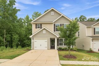 5135 Wolfridge Avenue, Charlotte, NC 28214