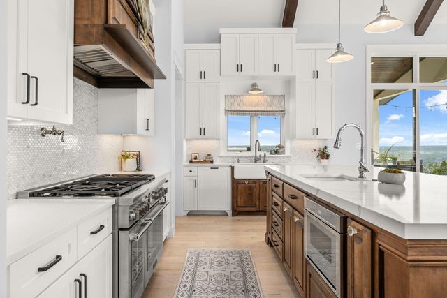 18025 Ranchland Hills VIS, Jonestown, TX 78645